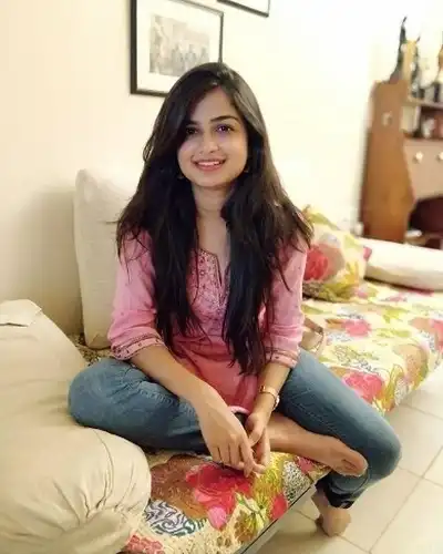 Esha Khan